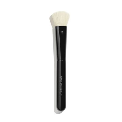 BROCHA PARA BASE DE MAQUILLAJE EN CREMA Y POLVO